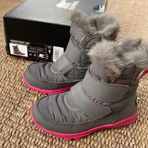 Sorel Whitney strap snow boots little kids 9